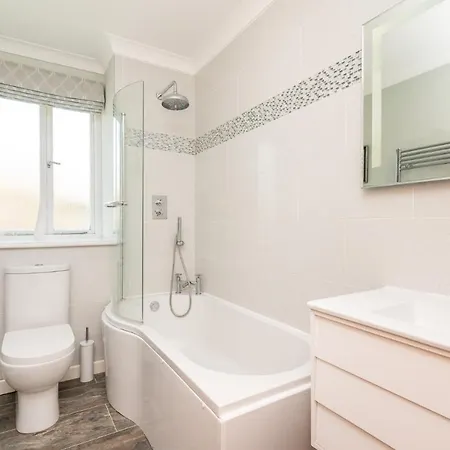 Gorgeous Central Modern - Pass The Keys York
