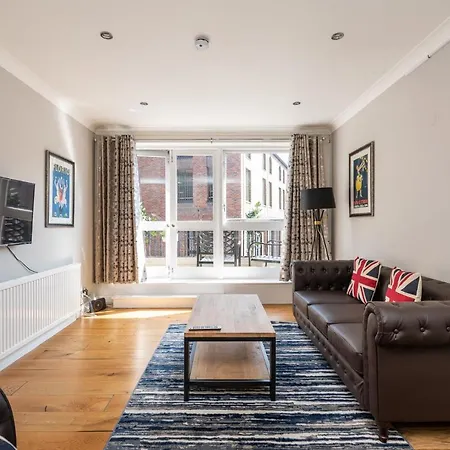 Gorgeous Central Modern - Pass The Keys Apartment